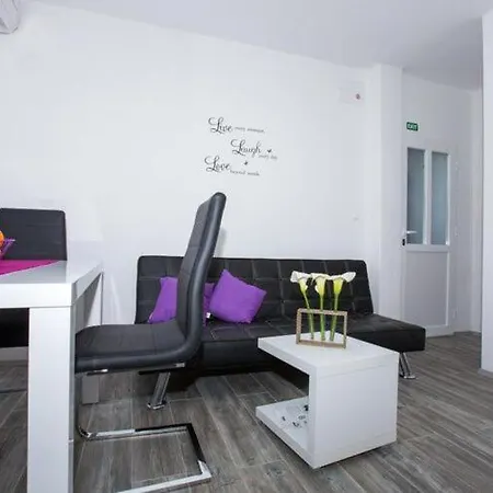 Roza - One-bedroom With Balcony Mokošica