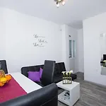 Roza - One-bedroom With Balcony Apartman *