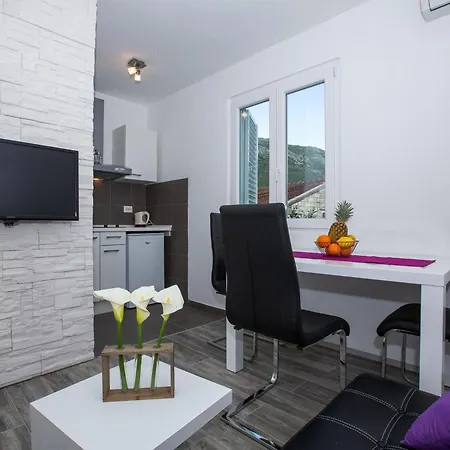 Apartman Roza - One-bedroom With Balcony