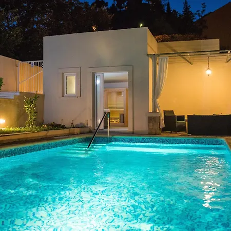 Roza - One-bedroom With Balcony